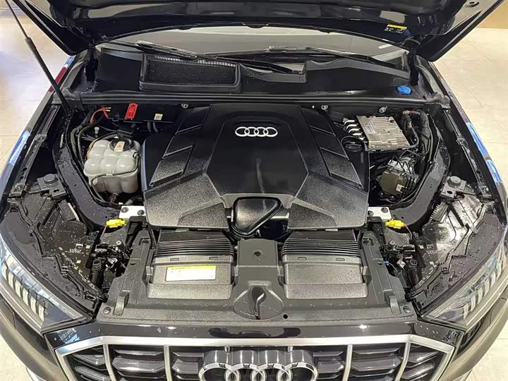 Фото 9 - Audi Q7