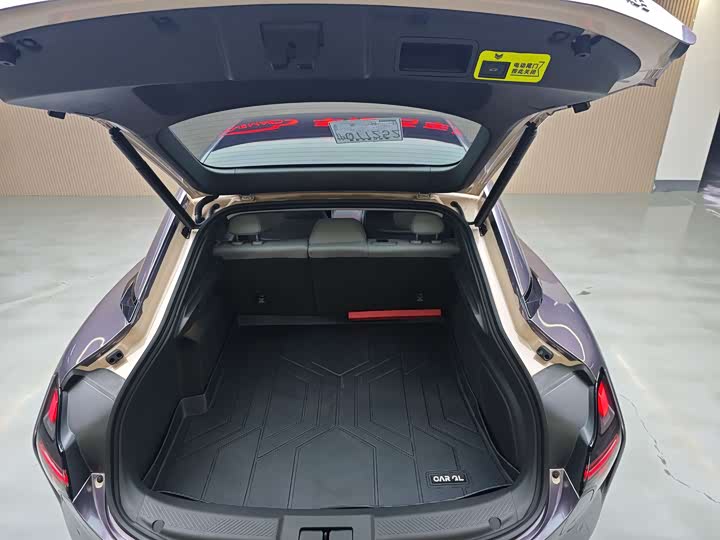 Фото 10 - XPeng Mona M03