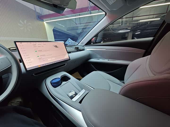 Фото 18 - XPeng Mona M03