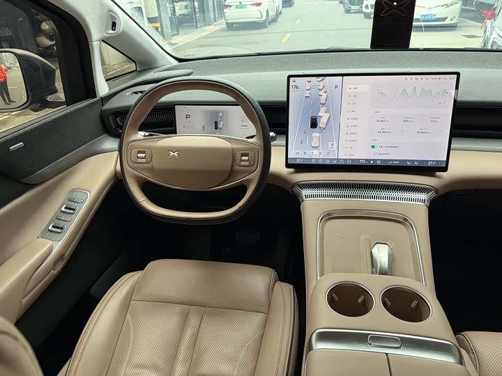 Фото 10 - XPeng X9