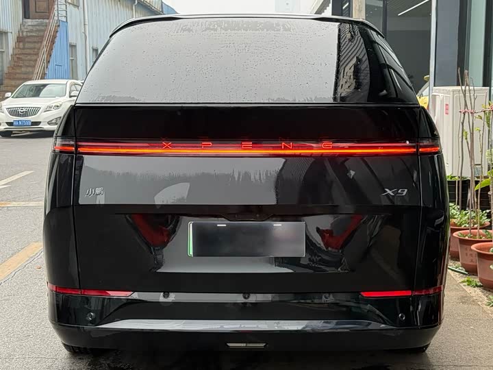 Фото 4 - XPeng X9