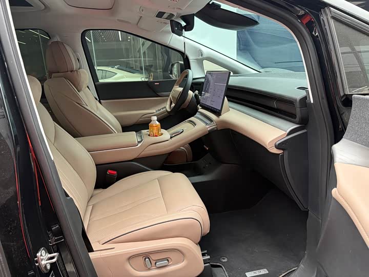 Фото 6 - XPeng X9