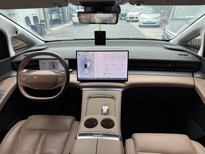 Фото 9 - XPeng X9