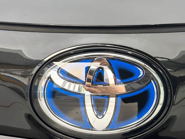 Фото 18 - Toyota Sienna