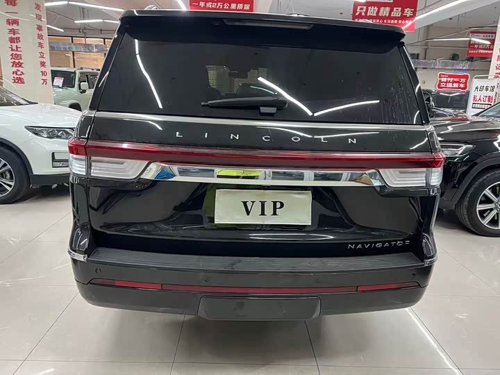Фото 9 - Lincoln Navigator