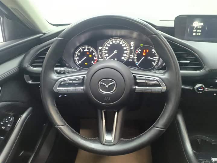 Фото 15 - Mazda 3 (Axela)