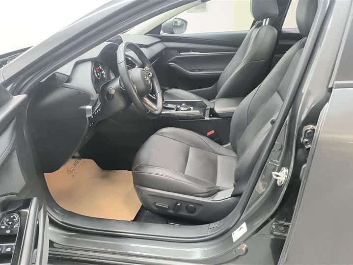 Фото 9 - Mazda 3 (Axela)