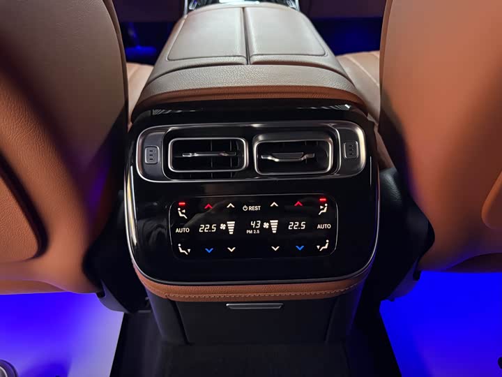 Фото 19 - Mercedes-Benz S-Class