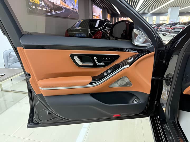 Фото 7 - Mercedes-Benz S-Class