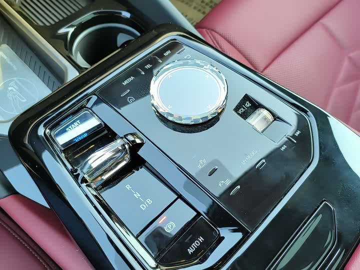 Фото 22 - BMW i5