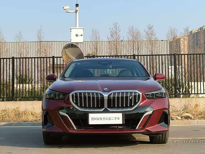 Фото 3 - BMW i5