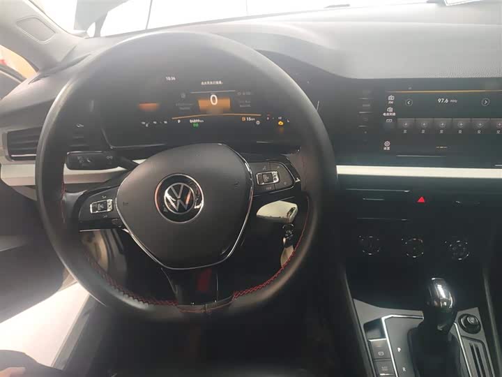 Фото 10 - Volkswagen Lavida