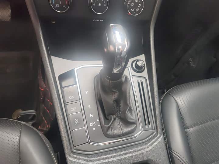 Фото 14 - Volkswagen Lavida