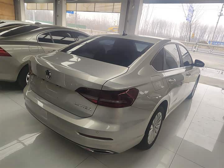 Фото 7 - Volkswagen Lavida