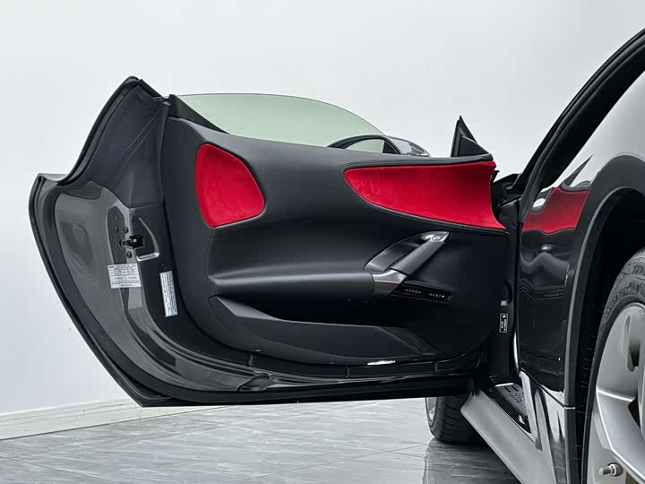 Фото 11 - Ferrari SF90