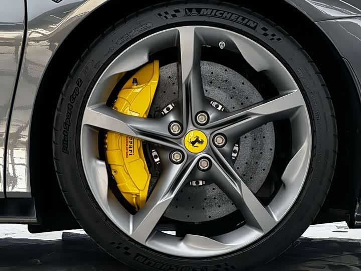 Фото 8 - Ferrari SF90