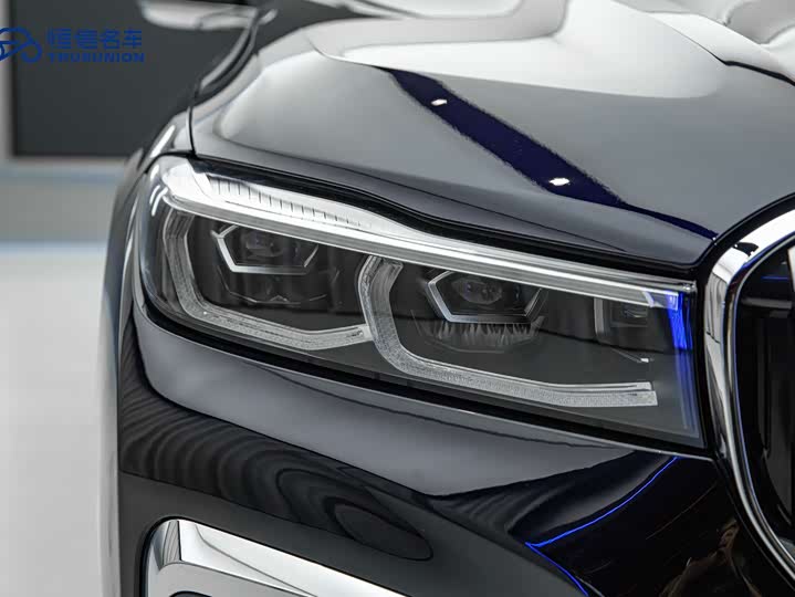 Фото 10 - BMW 7 Series