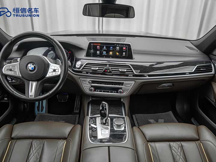 Фото 12 - BMW 7 Series