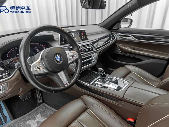 Фото 13 - BMW 7 Series