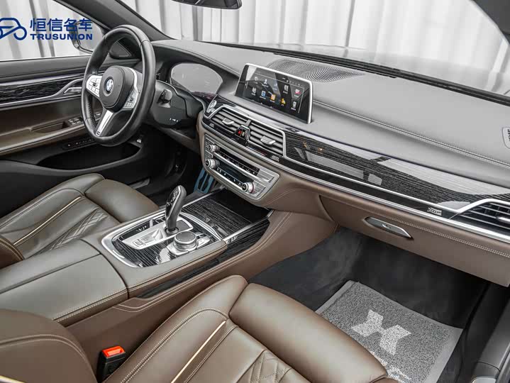 Фото 14 - BMW 7 Series