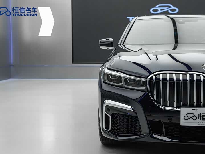 Фото 8 - BMW 7 Series