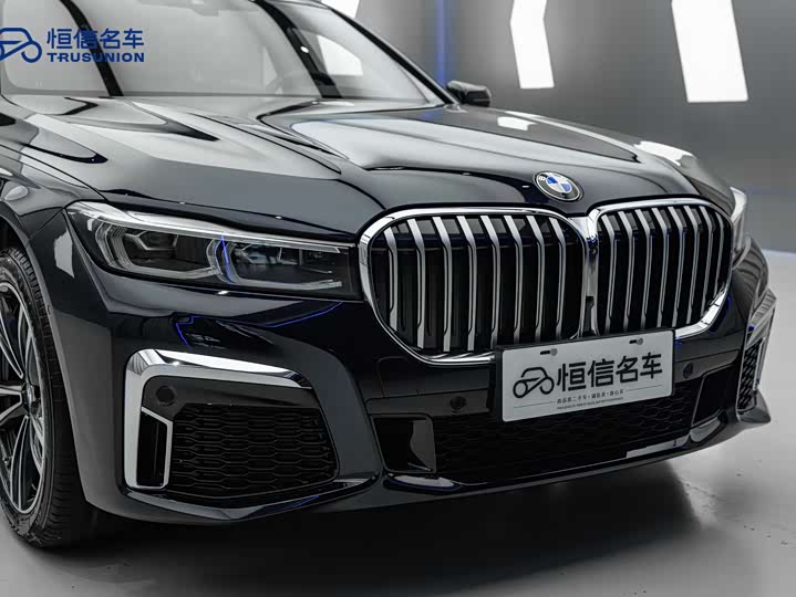 Фото 9 - BMW 7 Series