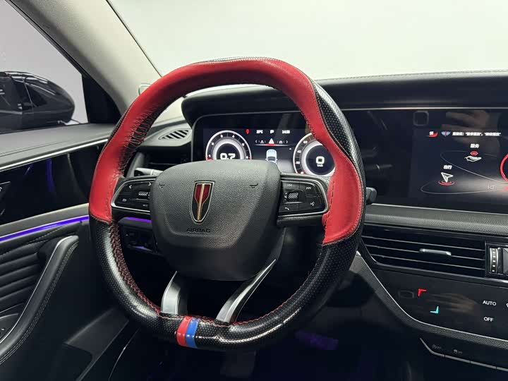 Фото 14 - Hongqi HS5