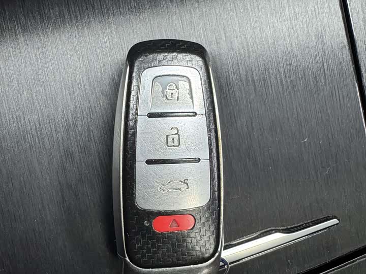 Фото 20 - Hongqi HS5