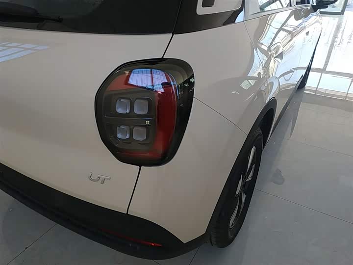 Фото 8 - GAC Aion UT