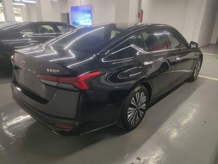 Фото 7 - Nissan Teana