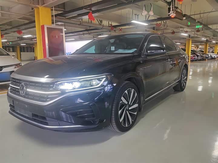 Фото 2 - Volkswagen Passat