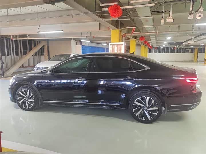 Фото 7 - Volkswagen Passat