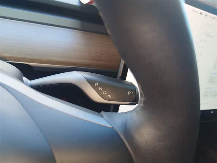 Фото 14 - Tesla Model 3