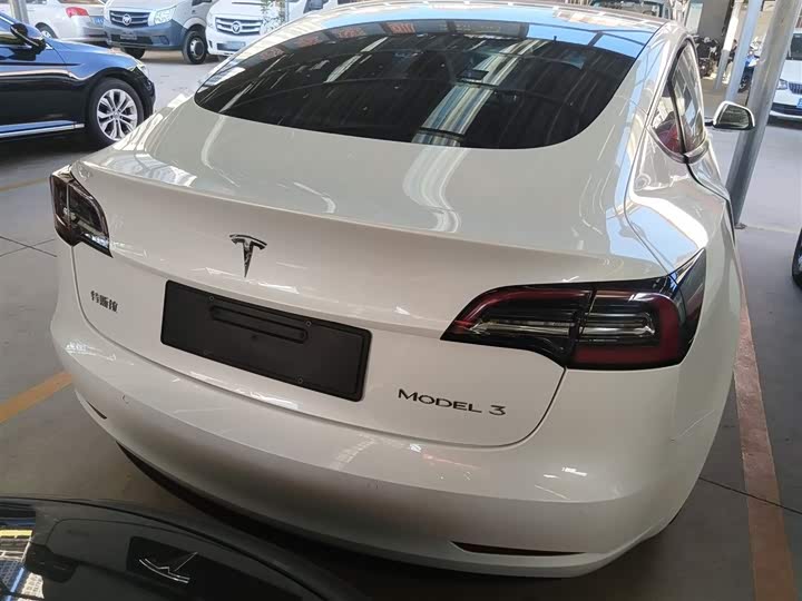 Фото 6 - Tesla Model 3