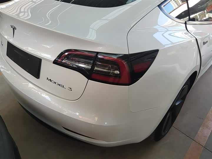 Фото 8 - Tesla Model 3