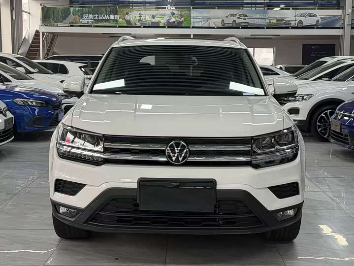 Фото 3 - Volkswagen Tharu