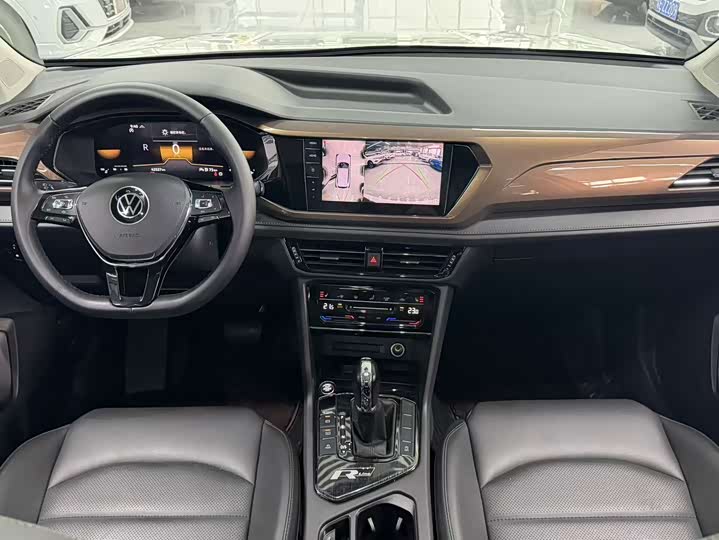 Фото 7 - Volkswagen Tharu