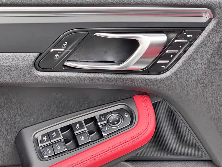 Фото 15 - Porsche Macan