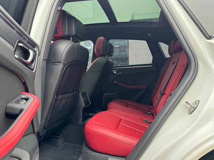 Фото 17 - Porsche Macan