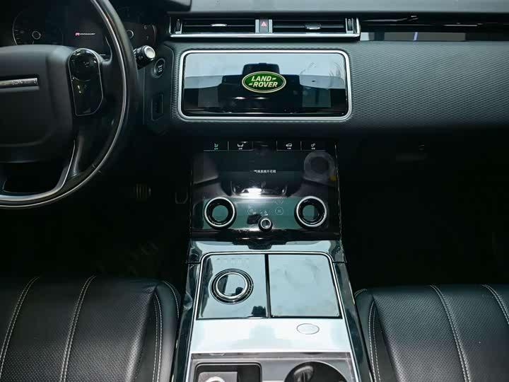 Фото 8 - Land Rover Range Rover Velar