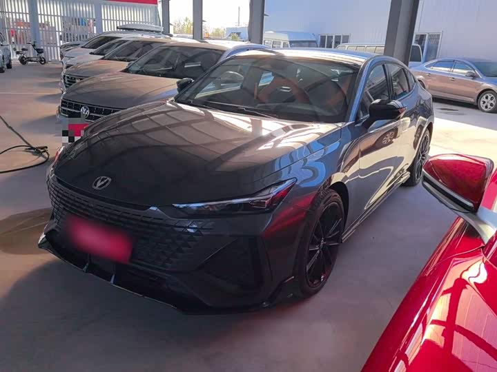 Фото 1 - Changan UNI-V