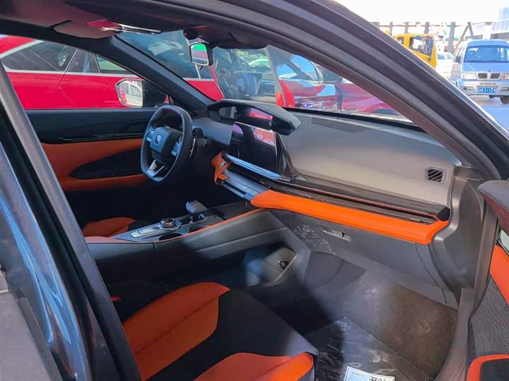 Фото 12 - Changan UNI-V