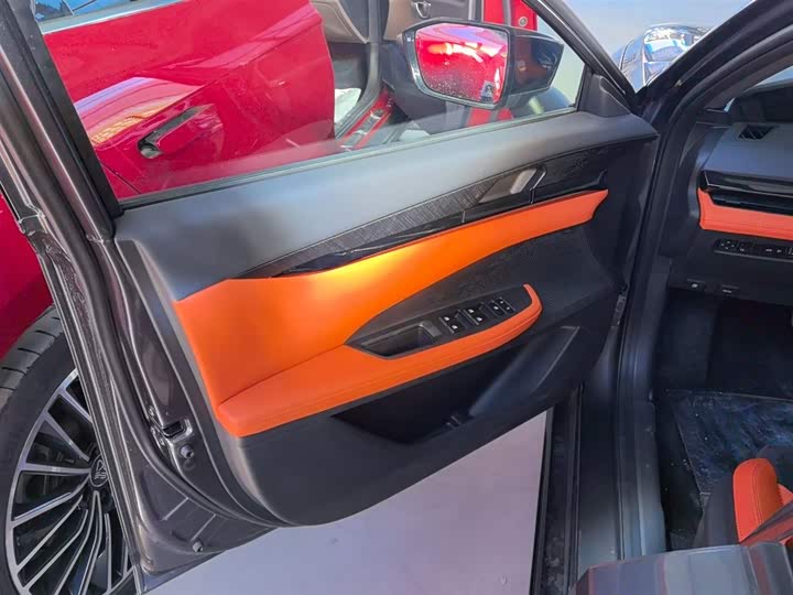 Фото 15 - Changan UNI-V