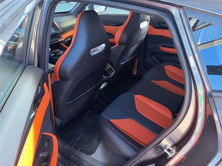 Фото 16 - Changan UNI-V