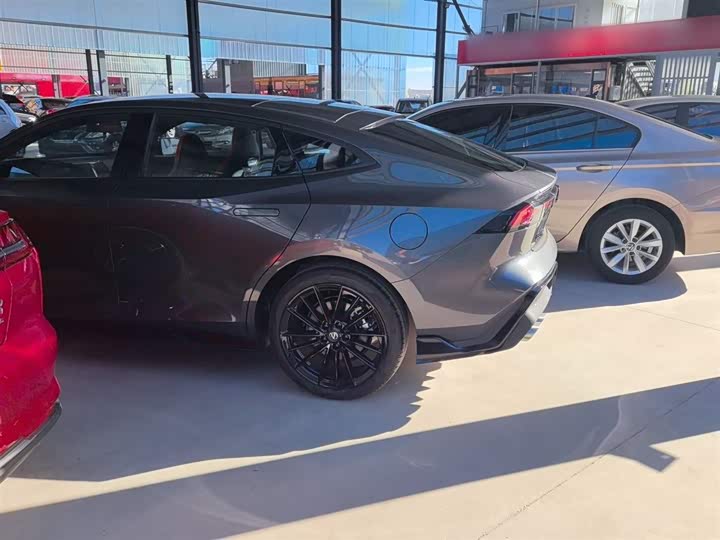 Фото 9 - Changan UNI-V