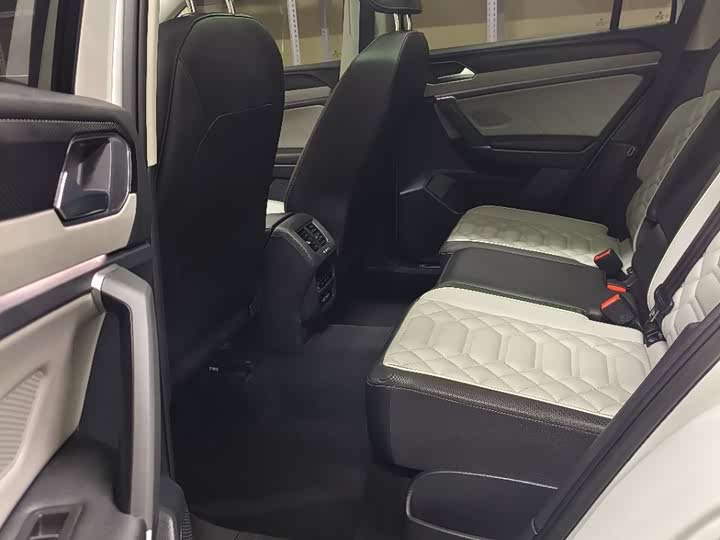 Фото 8 - Volkswagen Tayron