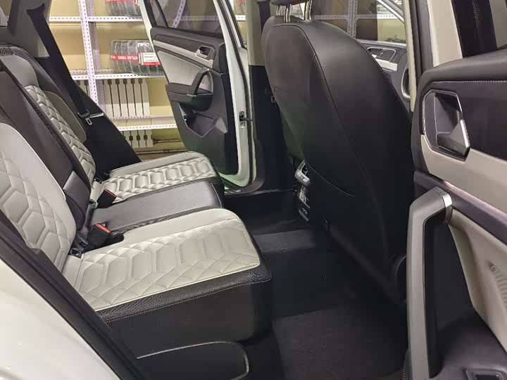 Фото 9 - Volkswagen Tayron