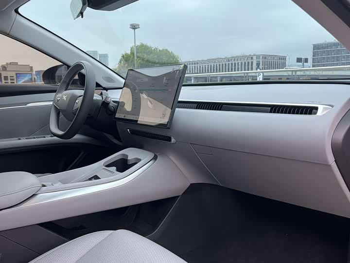 Фото 12 - XPeng Mona M03