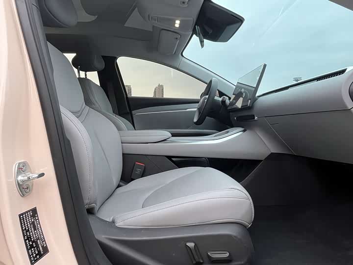 Фото 13 - XPeng Mona M03