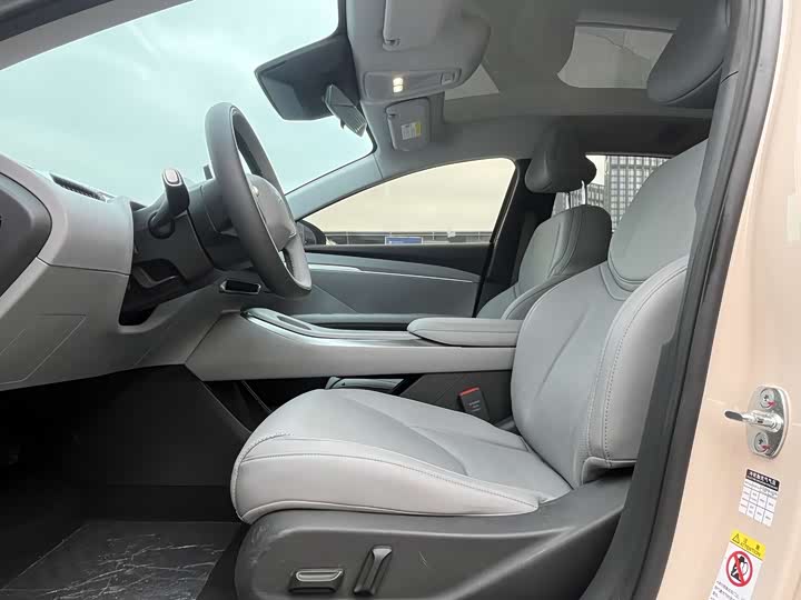 Фото 15 - XPeng Mona M03